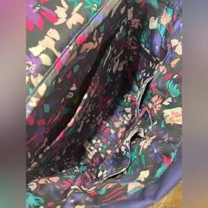 Vera Bradley | Bags | Vera Bradley Lighten Up Daytripper  display picture 2